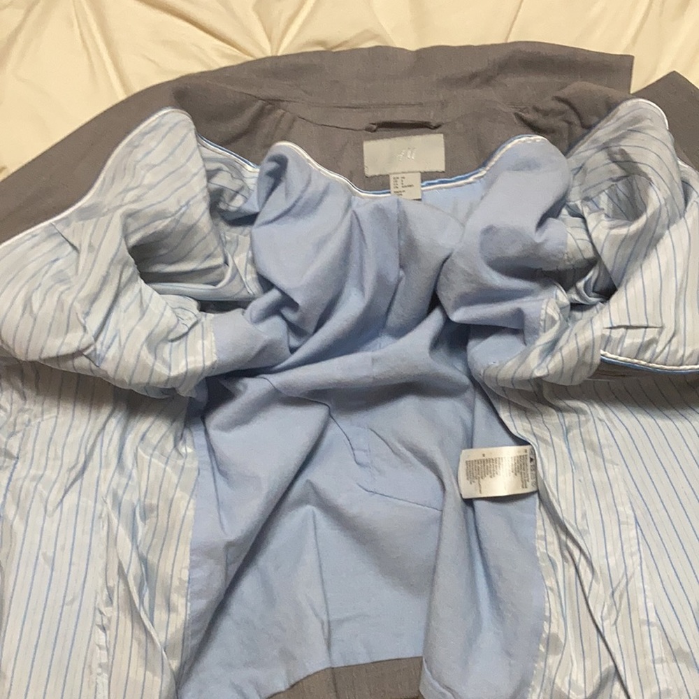 Gray H&M blazer - Picture 5 of 8
